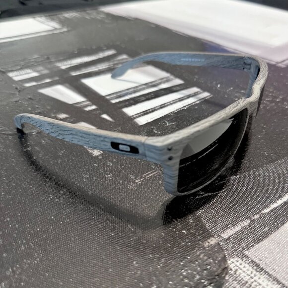 OO9102 Oakley Holbrook Woodgrain Prizm Polarized Sunglasses - Picture 2 of 12